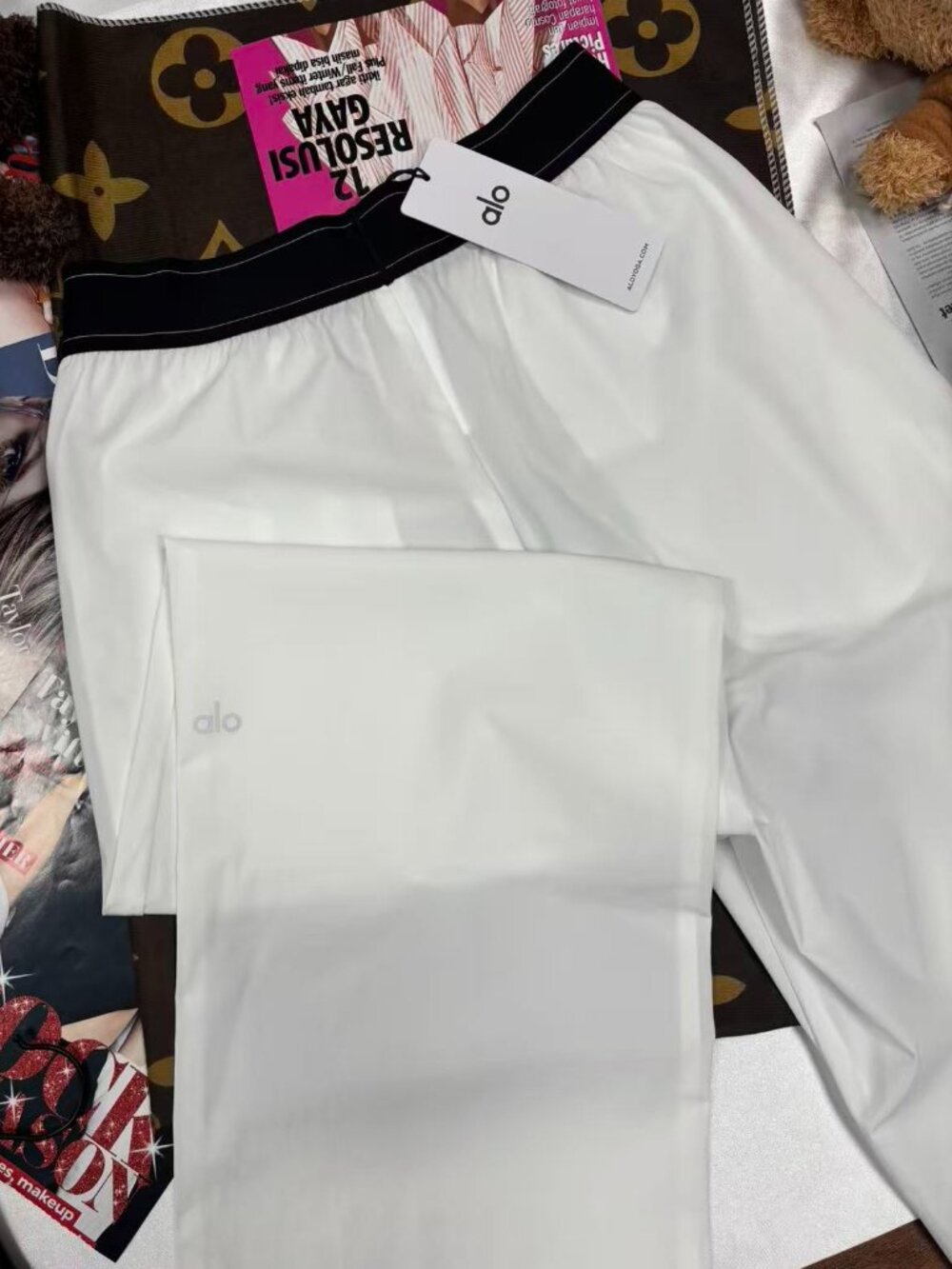 🆕Alo Yoga Suit Up Trouser White Regular Size 📦 Everyday Wear - Picture 5 of 9